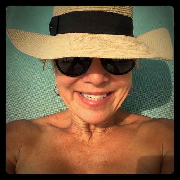 Meet your Posher, Susan - Picture 2 of 3